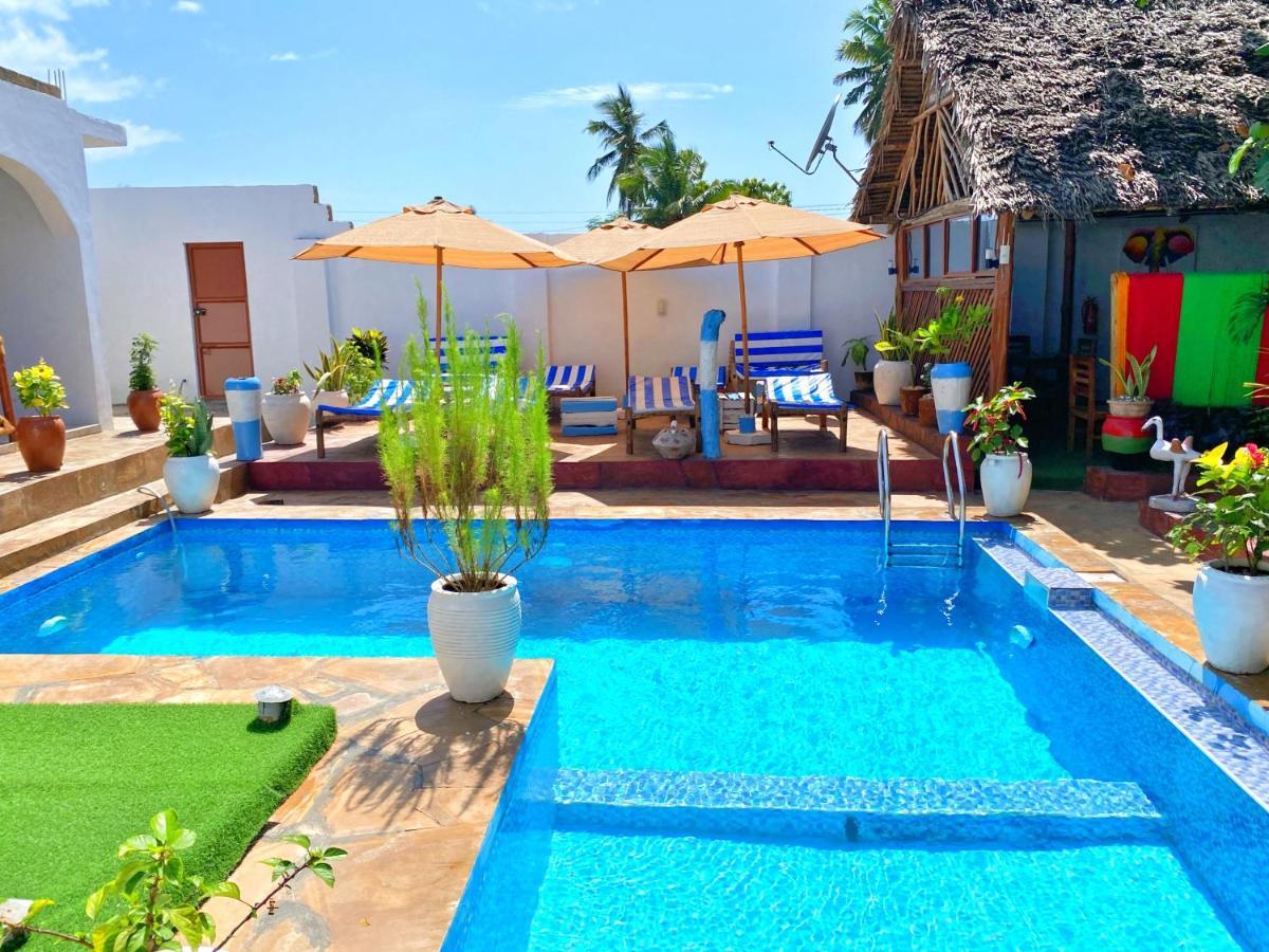 Utulivu Bungalow Nungwi Eksteriør billede